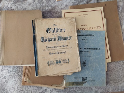Rare lot partitions - -,