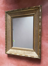 Petit miroir en bois et stucs
