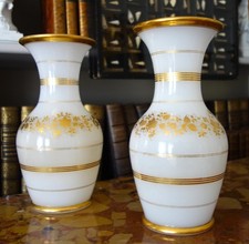 Paire vases  opaline et or -