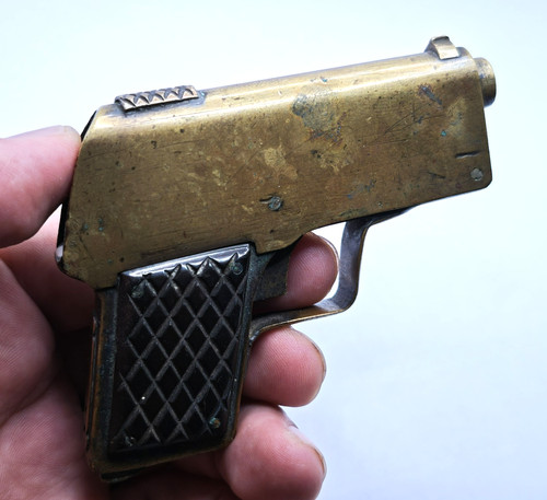 Briquet ancien essence poilu - a,