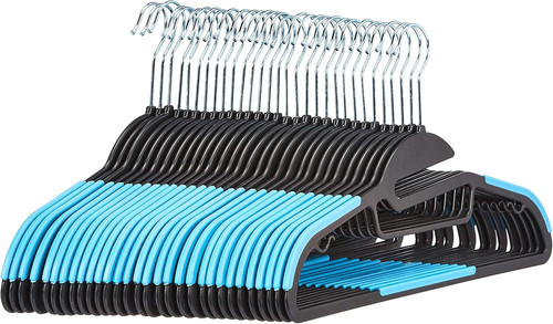 Lot cintres en plastique - de,