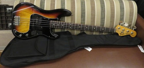 Guitare basse électrique