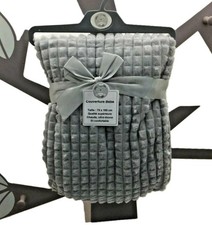 couverture bébé grise