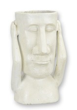 Une jardinière moai en fonte réplique design rétro décoration