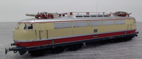 Locomotive train miniature - à,