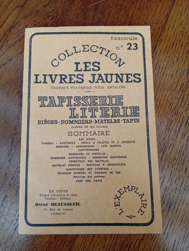 Livres jaunes tapisserie - ,