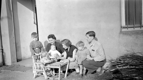 Family portrait kids - family,