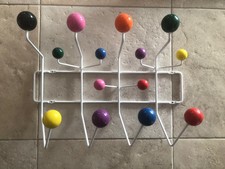 Porte-manteau "Hang it all" de Charles Eames, Ray Eames