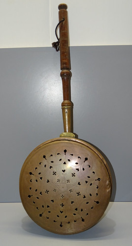 Belle ancienne bassinoire - -belle,