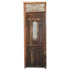 Porte d'entrée ancienne en