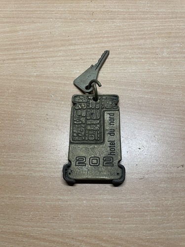 Ancien gros porte clef bronze - porte,