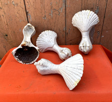 4 Vieux pieds en fonte en