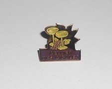 Pin's boisson / vin - Cellier des cigales (Grau du Roi)