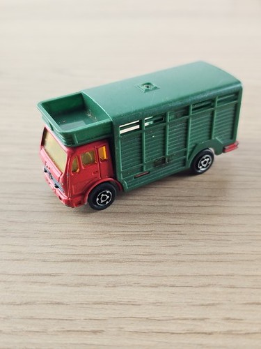 Camion mercedes benz - camion, majorette