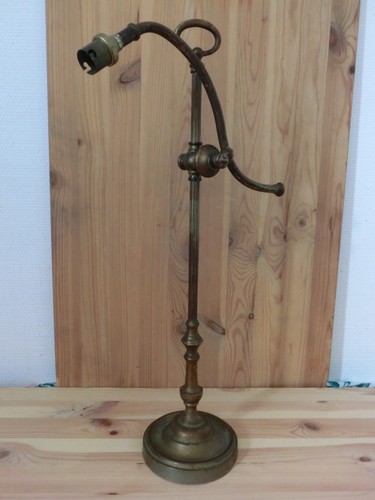 Favori pied de lampe - le,