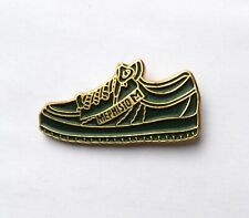 Pin's chaussure basket