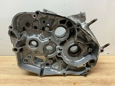 UN CARTER MOTEUR DROIT POUR