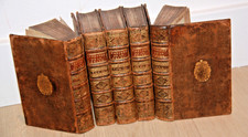 5 volumes aux armes 