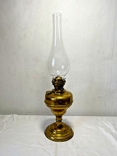 Lampe à pétrole ancienne en