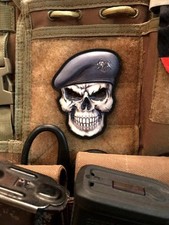 Patch / crâne chevron dans un