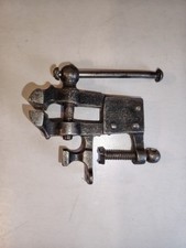 Ancien petit étau fer forgé