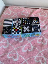 JOUET D'ÉVEIL PREMIER ÂGE