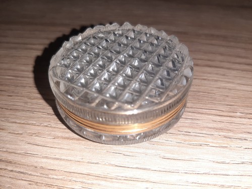 Boîte mouche pilule en - à,