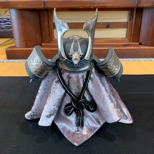 Figurine moderne kabuto casque - figurine,