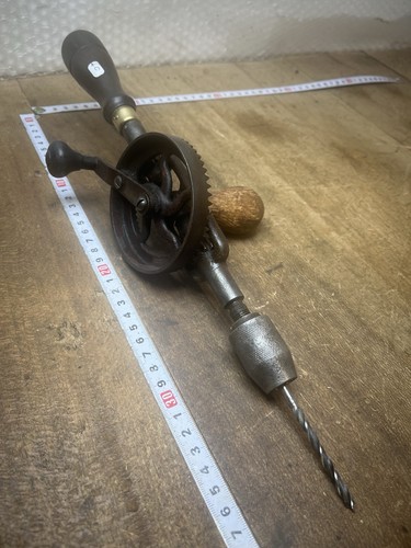 Old tool outil - tool,