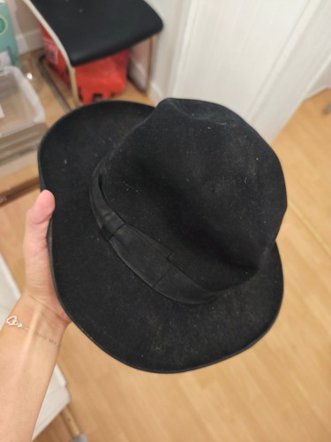 Très beau chapeau noir type