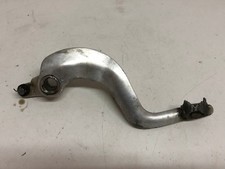 UNE PEDALE DE FREIN ARRIERE