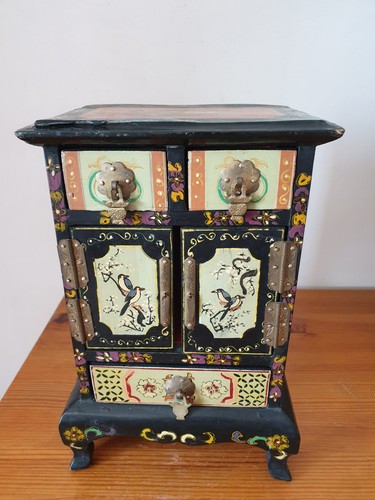 Magnifique petite armoire - , à