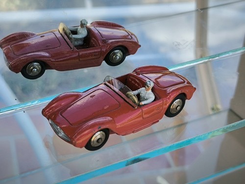 Dinky toys maserati avec - a,