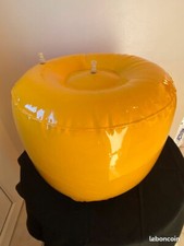 Pouf pneumatique jaune année