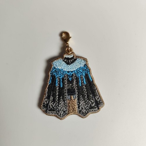 Breloque broderie de - breloque,