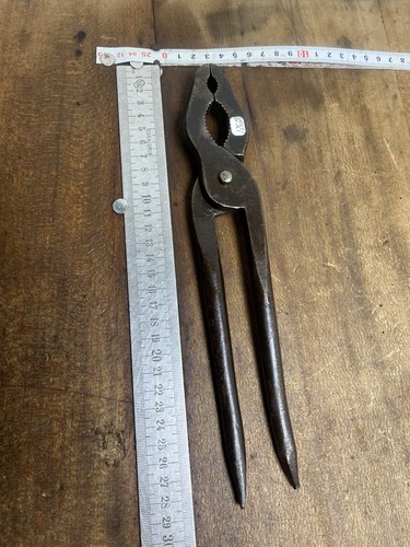 Pince plombier outil ancien - plombier,