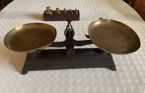 Ancienne balance plateaux - ancienne,