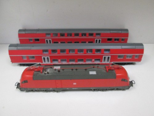 Locomotive br182 2 wagons - locomotive,