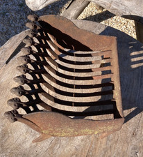 Un  Porte - Bûches ou Braises