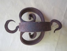 GROS CROCHET EN FER FORGE POUR