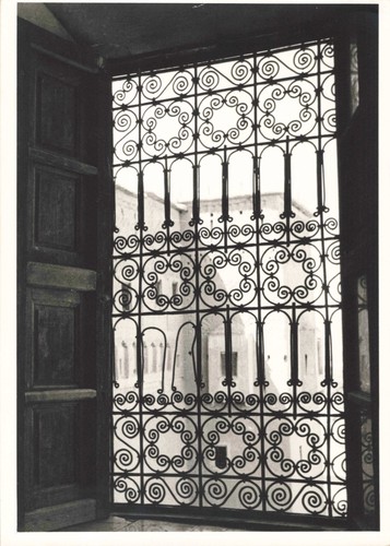 Old architectural detail photo - architectural,