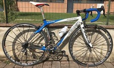 Vélo De Course En Carbone