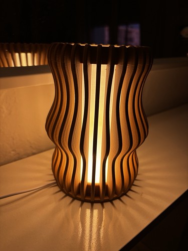 Lampe table bois ajouré - lampe,