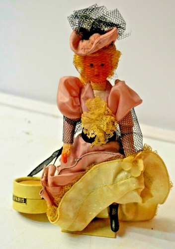 Ancienne poupee souvenir sujet - poupee,