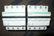 DISJONCTEUR DIFFERENTIEL 4POLE 32A 30mA AC, A9D57432 SCHNEIDER ELECTRIC 32AMPERE