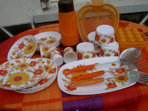 Lot vaisselle mélaminé - ,