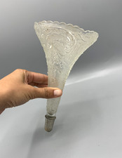 Ancien cornet en verre moulé