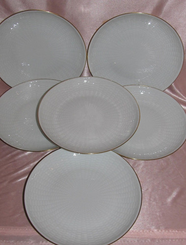 Série assiettes demi - assiettes,