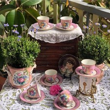 6 OLD PARIS PORCELAIN CUPS AND SAUCERS