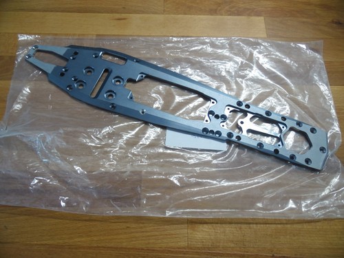 Serpent chassis 966 neuf - 966,